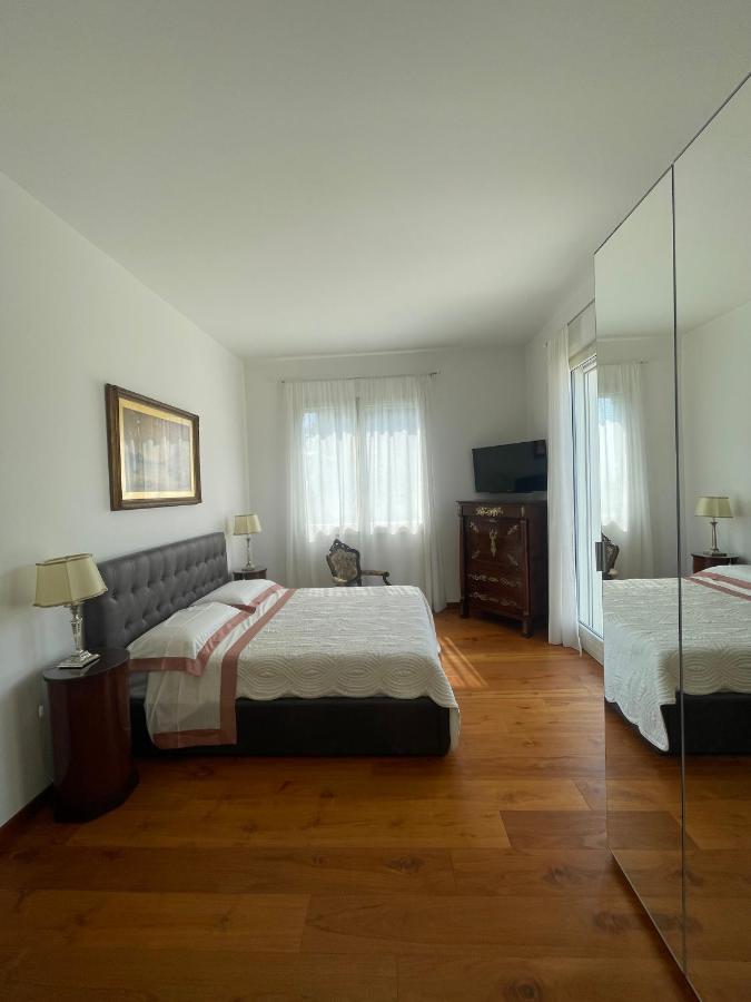 ליבורנו Villa Bianca A Few Steps By The Sea With Exclusive Garden & Jacuzzi מראה חיצוני תמונה
