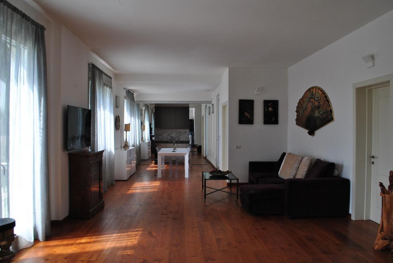 ליבורנו Villa Bianca A Few Steps By The Sea With Exclusive Garden & Jacuzzi מראה חיצוני תמונה