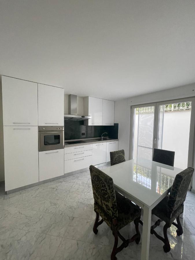 ליבורנו Villa Bianca A Few Steps By The Sea With Exclusive Garden & Jacuzzi מראה חיצוני תמונה