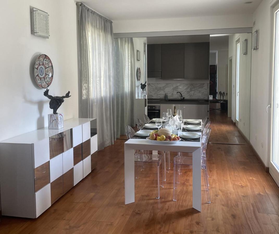 ליבורנו Villa Bianca A Few Steps By The Sea With Exclusive Garden & Jacuzzi מראה חיצוני תמונה
